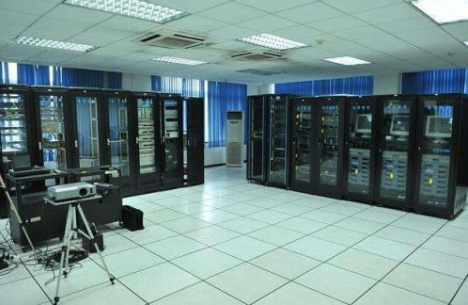 什么是小型機(jī)房監(jiān)控一體機(jī)？它能解決哪些問(wèn)題？